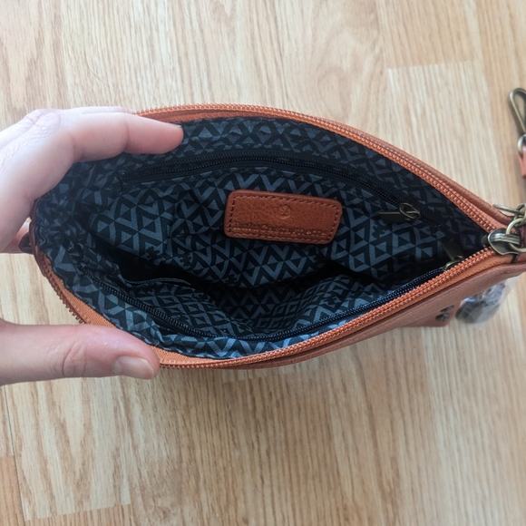 Lulu Castagnette crossbody purse - Picture 5 of 7